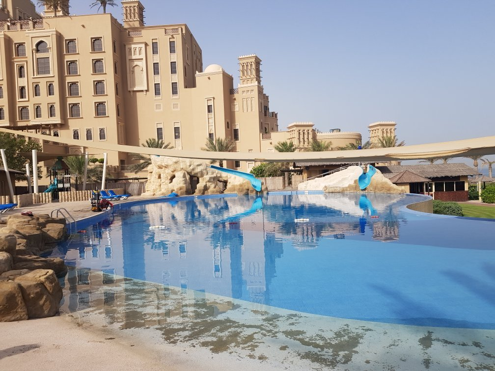 Шератон Шарджа Бич. Шератон Шарджа 5. Дубай Sheraton Sharjah Beach Resort Spa 5. Пляж Аль Мунтазах Шарджа.