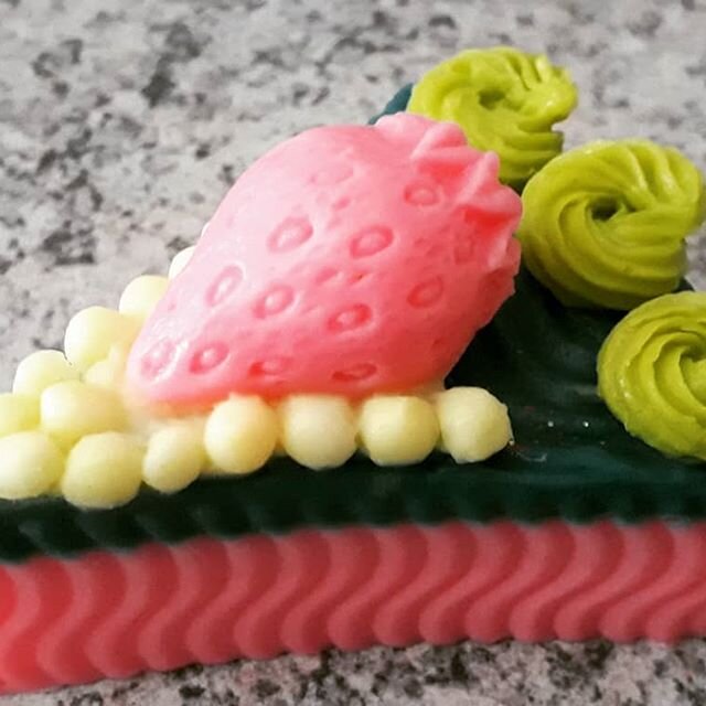 Лилли Бранд - мыло торт