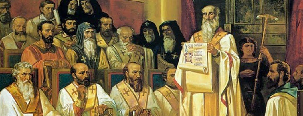 1-ый вселенский собор — собор Церкви, созванный императором Константином I. Состоялся в июне 325 года в городе Никея (ныне Изник, Турция) и продолжался больше двух месяцев.  Важнейшим достижением собора было принятие формулировки Символа веры.  В Никейском  символе веры ничего не было сказано о поклонению Святому Духу.                                 
      Многие церковные деятели воспринимали Никейское исповедание, как окончательную редакцию церковного исповедания и не допускали возможности внесение каких либо изменений в его текст.  