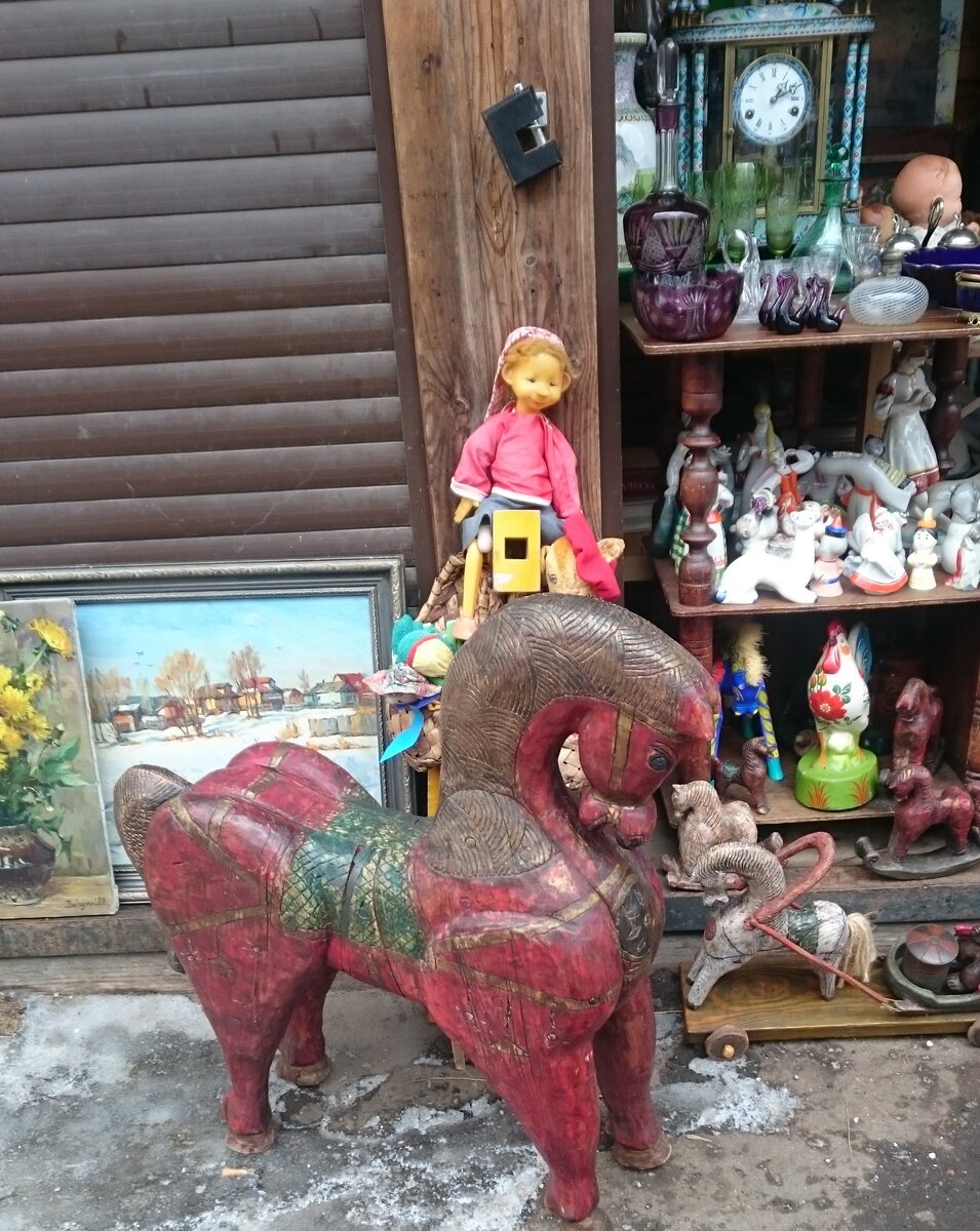 Фото автора. 06 марта 2021 г. Вернисаж. БЛОШИНЫЙ РЫНОК. 