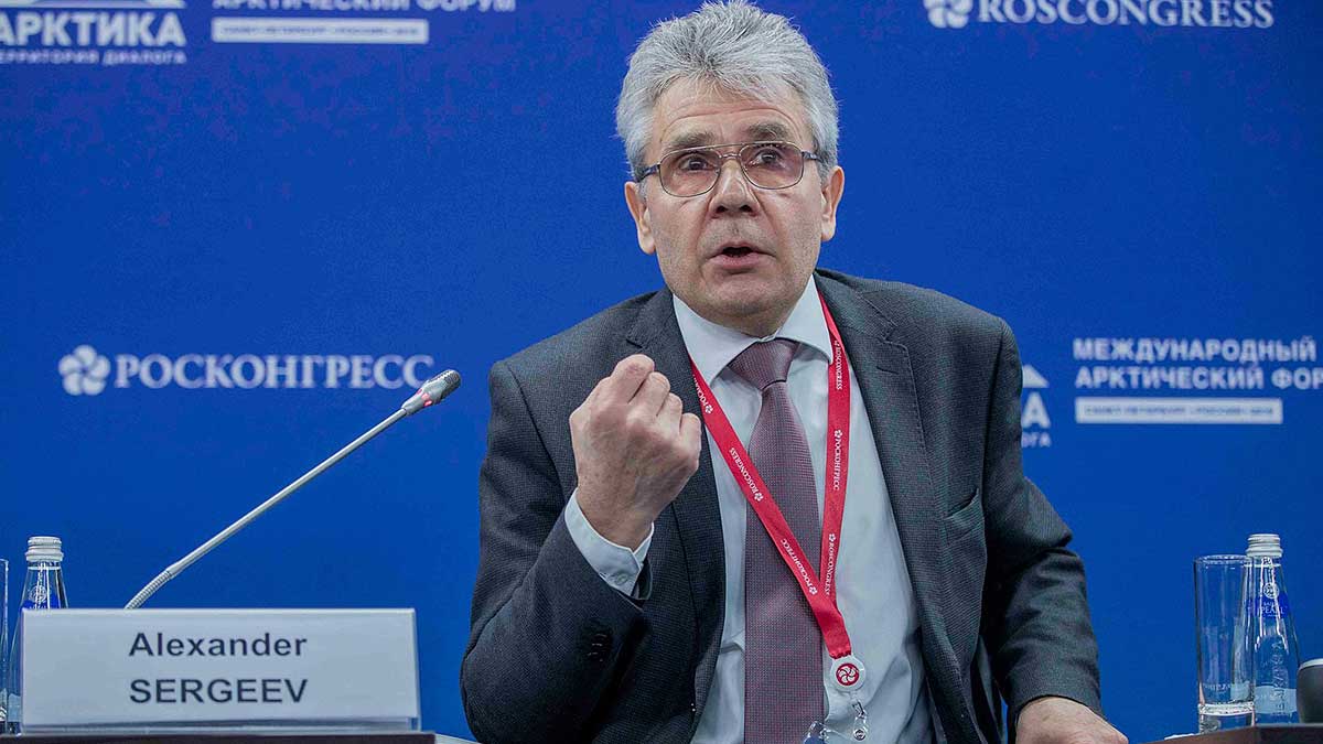 Глава Академии РАН сетует на деидеологизацию образования/и какая идеология нас объединит?0