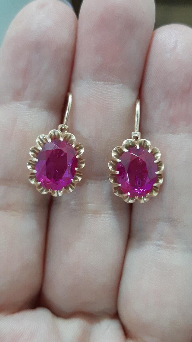Советские серьги с синтетическими корундами. 