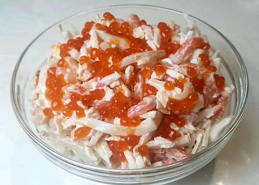 Вкусный Рецепт: Салат с кальмарами, рисом и кукурузой
