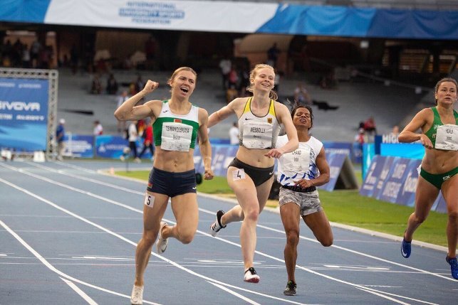 Кристина Тимановская,слева ,белорусская спортсменка.      фото: картинки яндекса.  