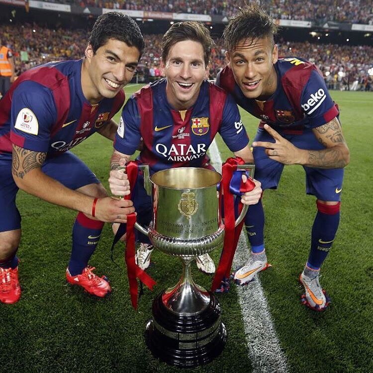 СУАРЕС, МЕССИ И НЕЙМАР С КУБКОМ ИСПАНИИ 