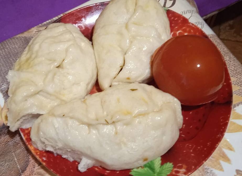 Пирожки на пару. Стоят и ждут когда их скушают =)
