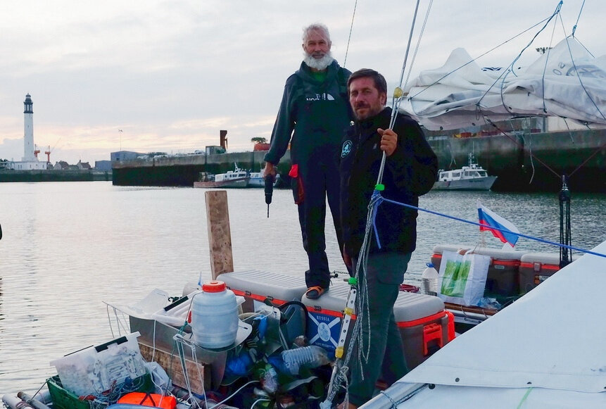 Ковалевский и Берёзкин во французском порту Ле - Сабль - д’Олон. Фото участников экспедиции