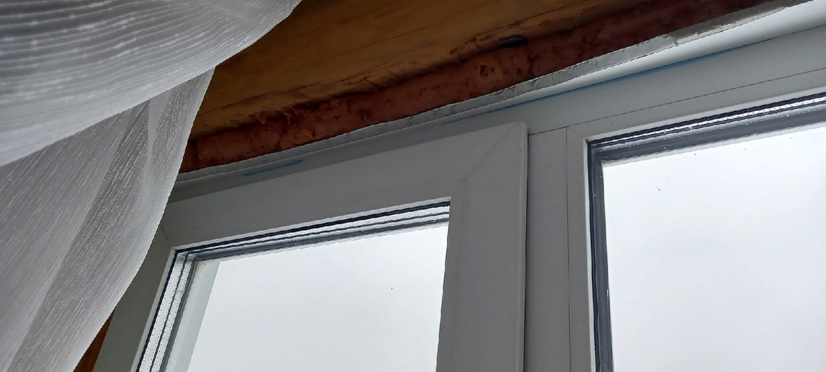 Окно в спальне