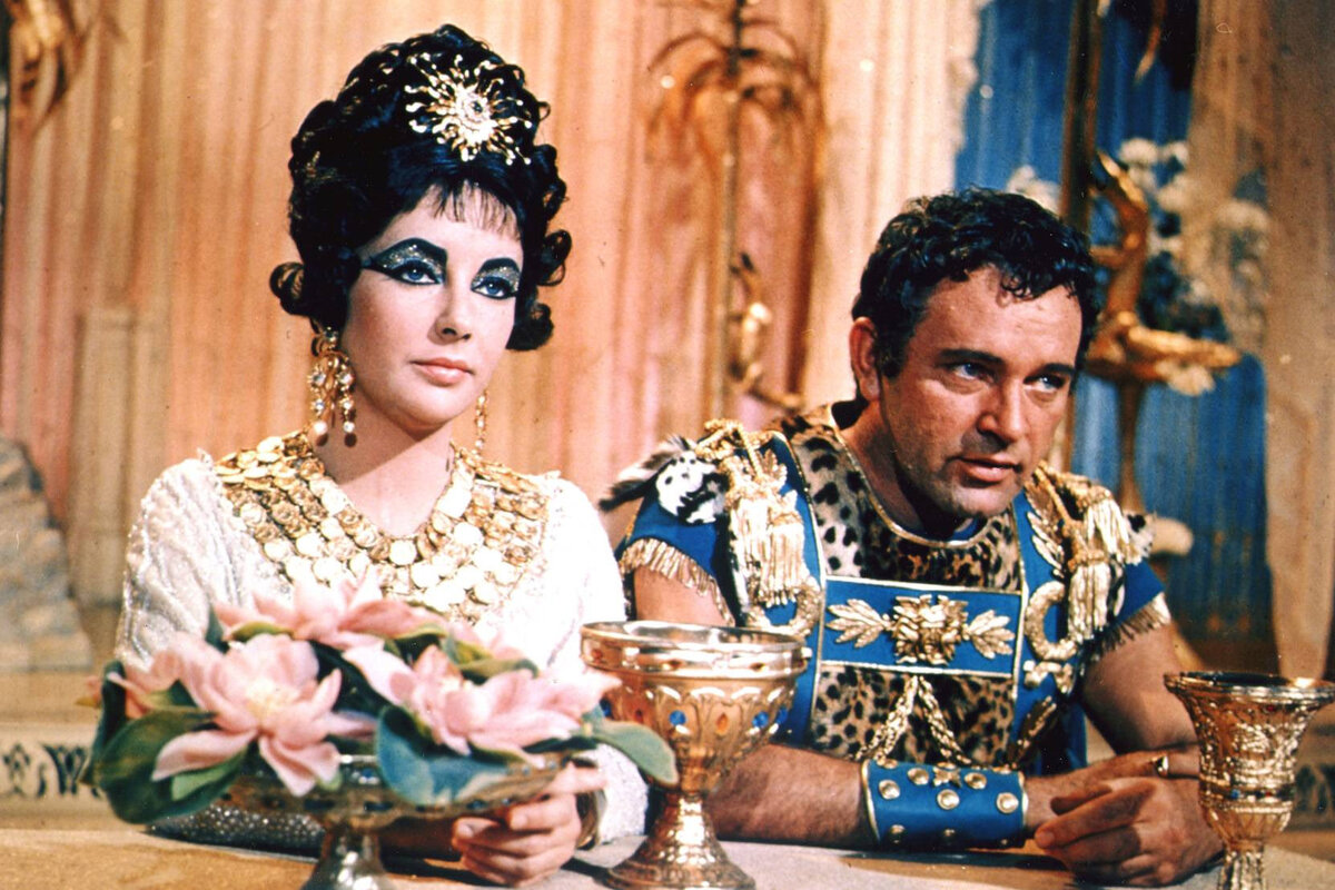 Кадр из фильма "Клеопатра" (Cleopatra, 1963).