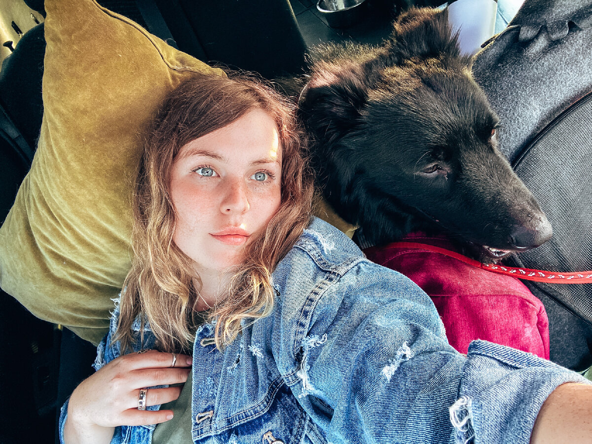 Так и спали в машине. Точнее — дремали!