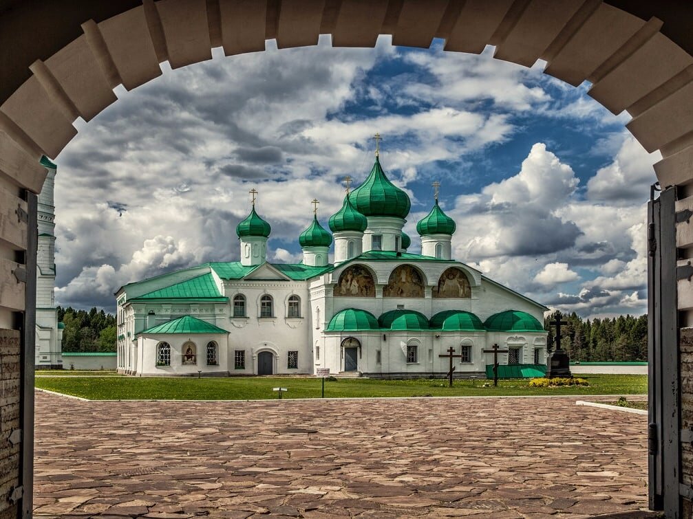 Лодейное поле александро-свирский монастырь. Александро свирский монастырь карелия. Александровосвирский монастырь. Лодейное поле александро-свирский монастырь. Лодейное поле александро-свирский монастырь.