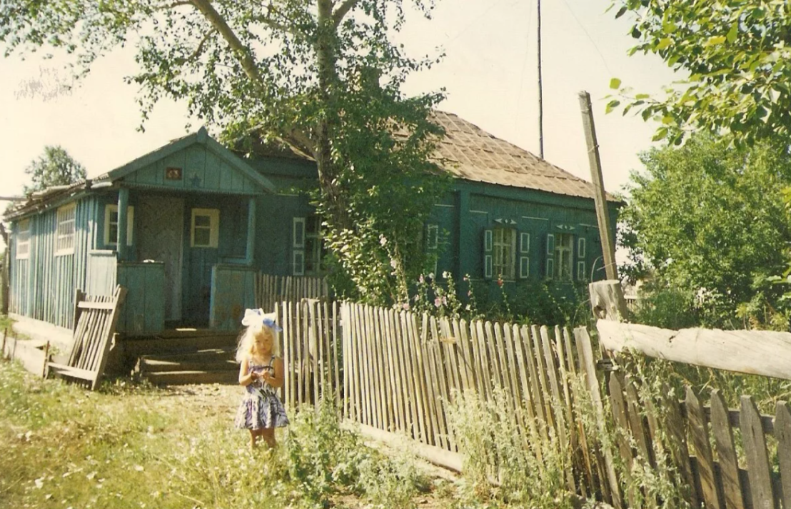 Советское про деревню. Советские Деревенские дома. Советский деревенский дом. Советские Деревенские домики. Деревенские дома в СССР.