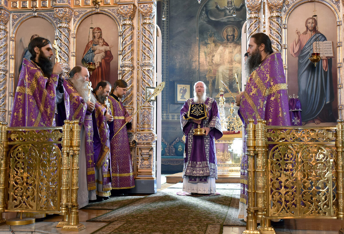 Сегодня праздник божественный что можно делать. Липецкая епархия. Службы в Задонском мужском монастыре.