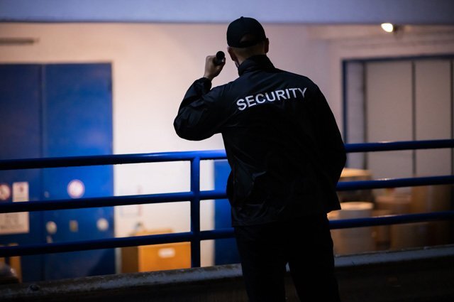    Нужно ли доказывать магазину, что ничего не украл?
