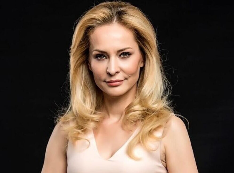 вильдан сезин черная любовь. неше байкент. неше байкент турецкая актриса. неше байкент черная любовь. вильдан сезин.