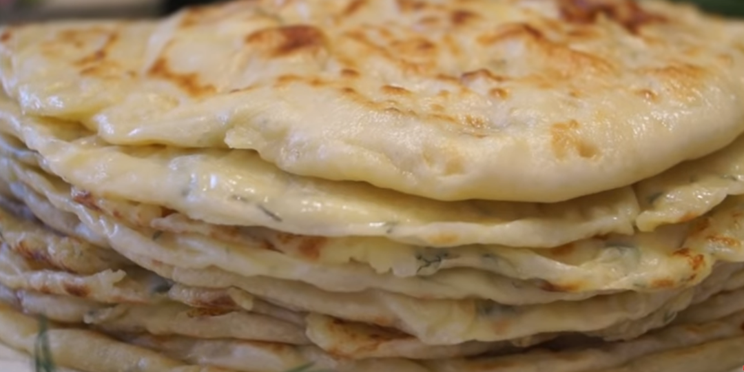 Аварские лепешки с картофельной начинкой (Дагестанские лепешки Чуду). Жарятся на сухой сковороде без капли масла.