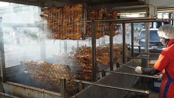 Ежедневно 600 порций! Гигантская гриль курица - Тайская уличная еда