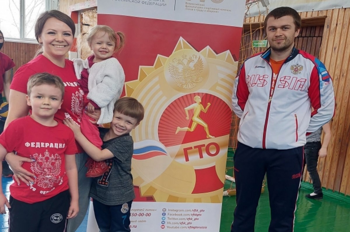    Галина и Павел Васильченко из Канского района Красноярского края победили в номинации «Молодая семья».