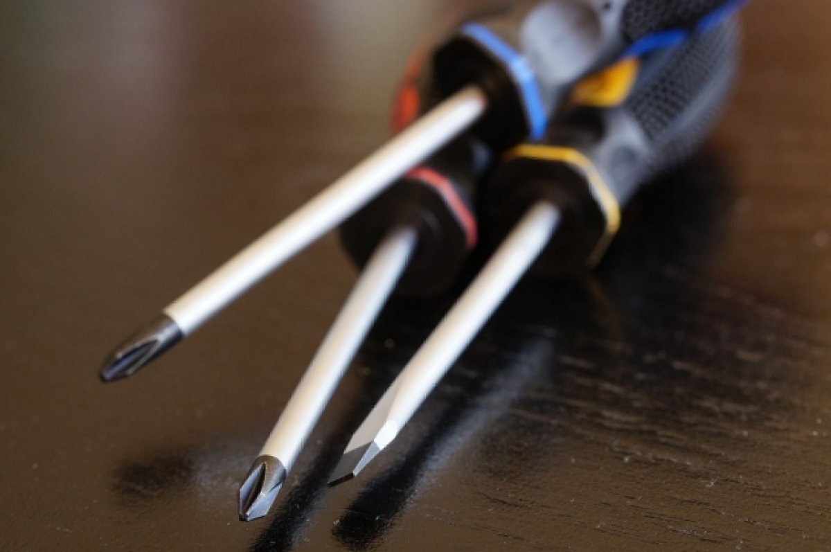    В Канаше мужчина пытался вскрыть банкомат отвёрткой