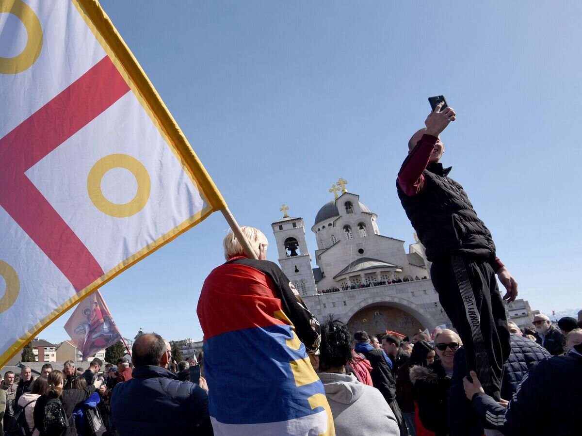 Последователи Сербской Православной Церкви в Черногории во время протеста против закона о свободе вероисповедания в Подгорице© AFP 2023 / Savo Prelevic