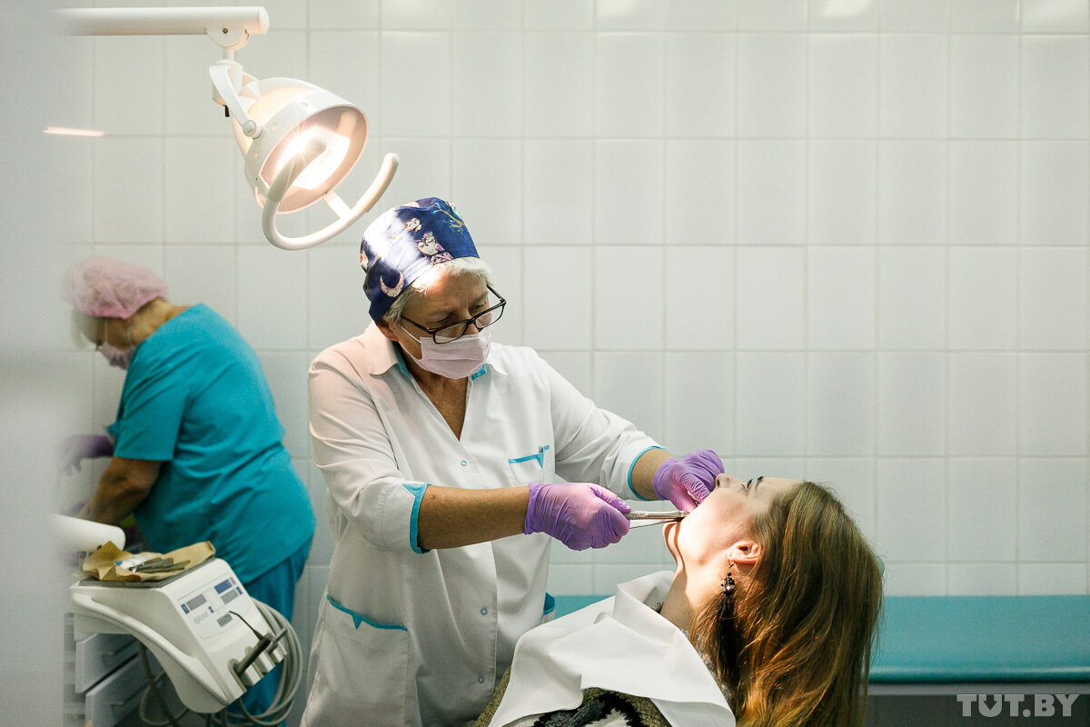 Ольга Абрамовна Асташонок в неотложной стоматологической службе проработала почти 26 лет