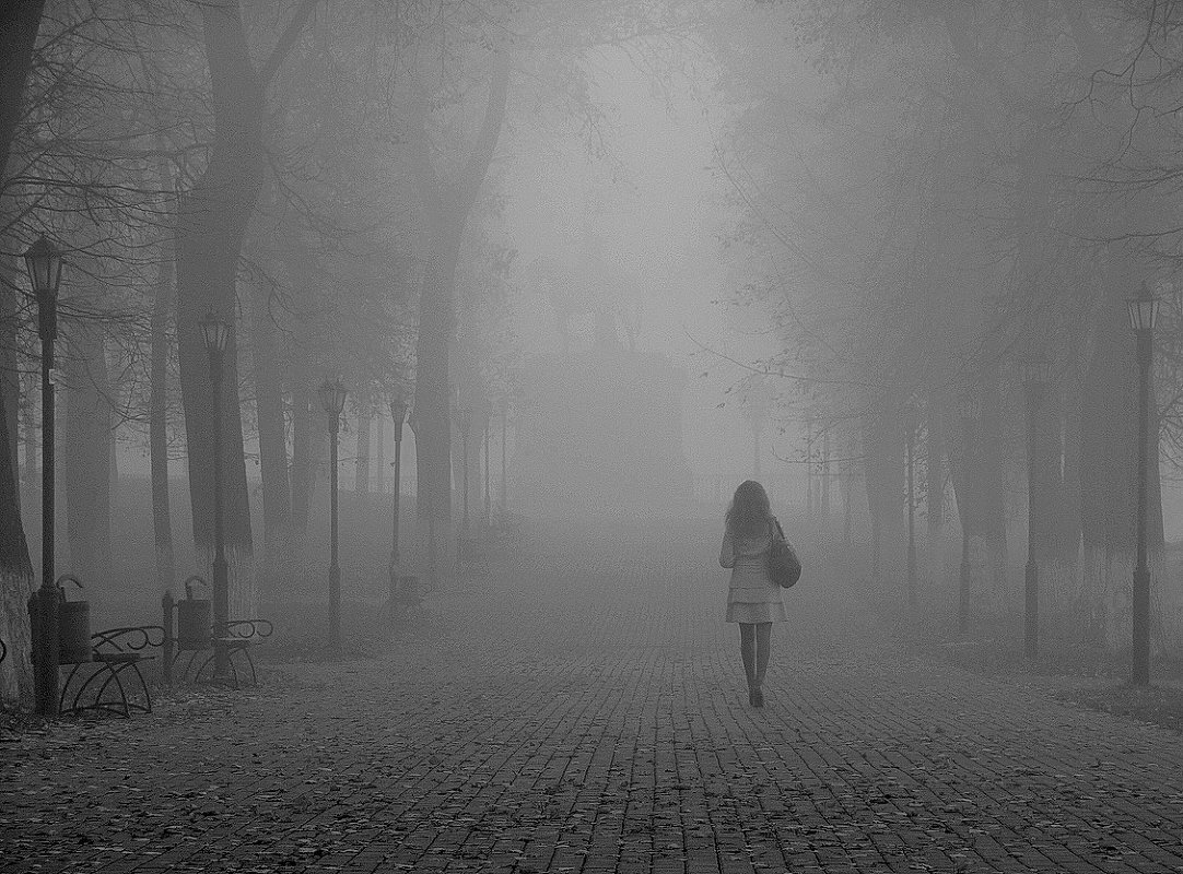Девушка в тумане. Изображение из ЯндексКартинки.