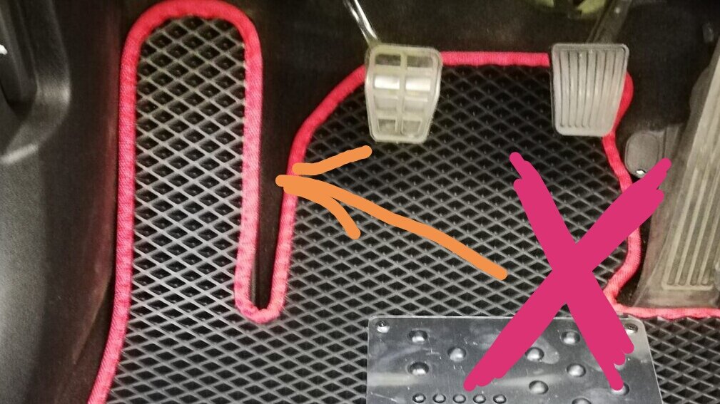 На мой взгляд не очень удачный вариант исполнения. Через указанный разрыв будет пачкаться и стекать влага. Лучше заказывать без такого разрыва (сплошной).