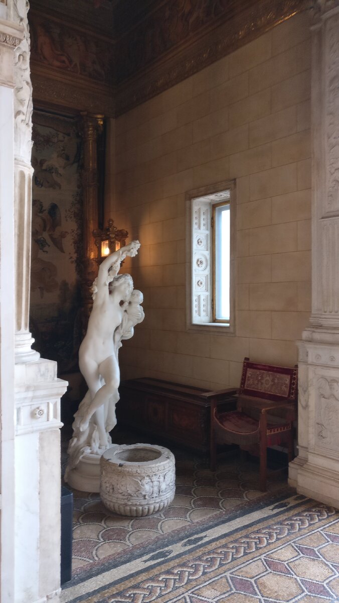 США. Сан Симеон. Замок Херста.Главный вход