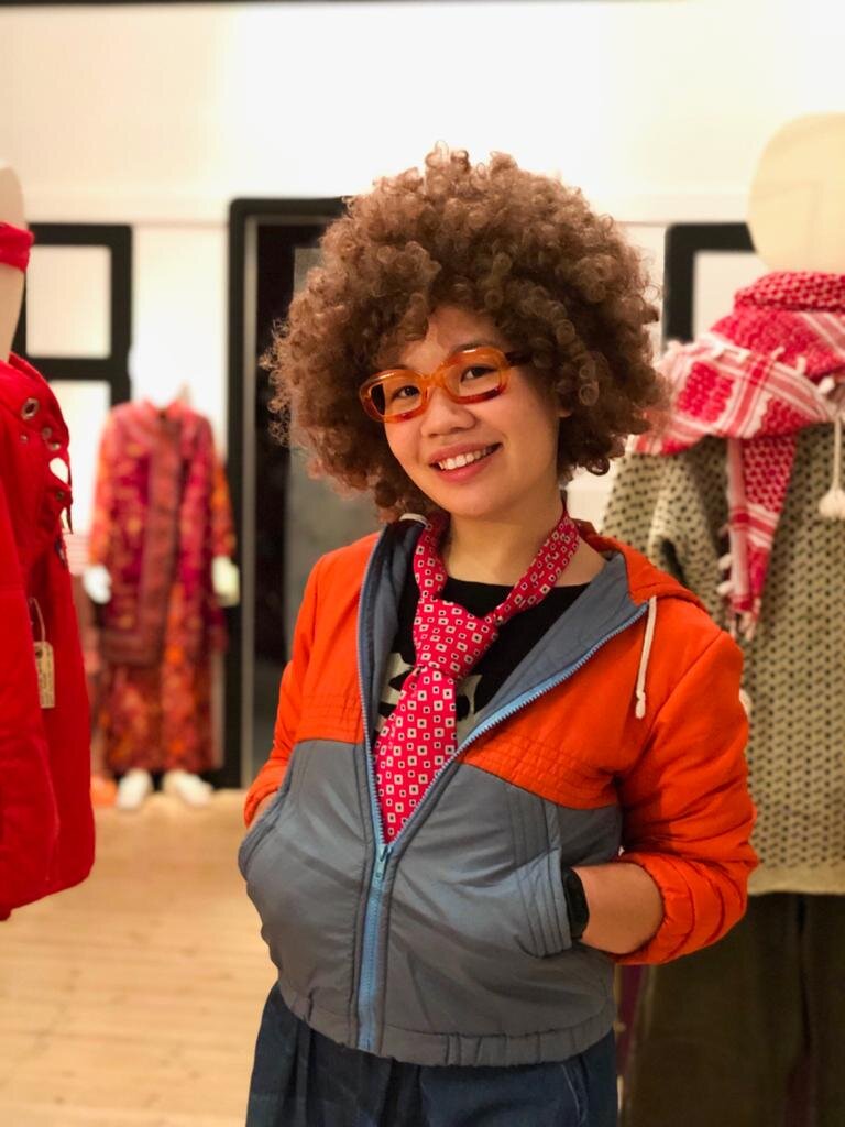 КУДА БЕСПЛАТНО СХОДИТЬ В ОСЛО? (ЧАСТЬ 2)
⠀
- Музей города Осло - вход бесплатный только по субботам. Экспозиция расскажет как менялась жизнь и быт в городе через века. Сейчас идет временная выставка о семидесятых и восьмидесятых годах ХХ века;
⠀
- Веттаколлен - гора, которая будет интересна любителям хайкинга и охотникам за захватывающим видом. Отсюда просматривается весь город, Осло-фьорд по которому в столицу входят лайнеры и знаменитый, первый в мире лыжный трамплин - Хольменколлен;
⠀
- Парк скульптур Вигеланда - известный норвежский скульптор Густав Вигеланд. Весь парк украшен его работами, весьма необычными и порой вызывающими. Например, мужчина жонглирующий младенцами и прочие неожиданности;
⠀
- Ратуша - городская мэрия Осло. Главный ее холл доступен для посещения. Стены огромного зала расписаны гравюрами, которые рассказывают знаковые события в истории страны;
⠀
- Labour museum - стоит недалеко от реки Акерсельва, о которой я рассказывала в прошлый раз. В том месте, где расположены красивые водопады. В здании, рядом с бывшей фабрикой по переработке хлопка. Вдоль реки подобных фабрик было множество, когда-то они были ключевыми предприятиями для Осло. Музей расскажет о производстве изделий из хлопка и покажет жизнь работников фабрики;
⠀
- Vestkanttorvet - рынок античных предметов, работает по субботам. Любителям старины лучше приходить к открытию, примерно в 9:00. После обеда многие начинают складываться, распродав товар;
⠀
- Межкультурный музей - рассказывает о различных культурах проживающих в Осло, а также о проблемах дискриминации в обществе по культурным признакам;
⠀
- Улицы Danstredet и Telthusbakken - две старинные улочки, на которых сохранились старенькие деревянные дома в прекрасном состоянии;
⠀
- Национальный музей архитектуры - бесплатный только по четвергам. Тут Вы узнаете о древних крепостях Норвегии, о том как проектировались жилые кварталы, чтобы формировать сообщества между соседями;
⠀
- Озеро Maridalsvannet - еще один маршрут для хайкинга. Отсюда открывается прекрасный вид на горное озеро, которое является главным источником воды для Осло. Оно окружено живописным лесом и дает начало реке Акерсельва.

#красивыеместа #ВиталияХон_Норвегия