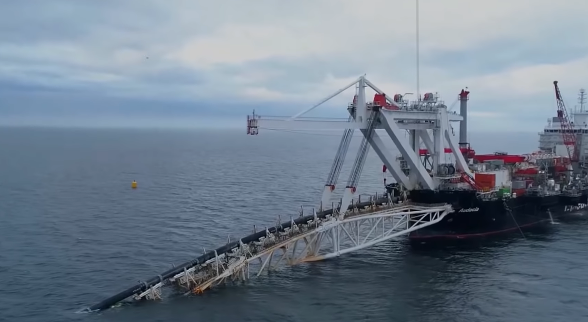 Укладка труб трубопровода «Северный поток» на дно моря