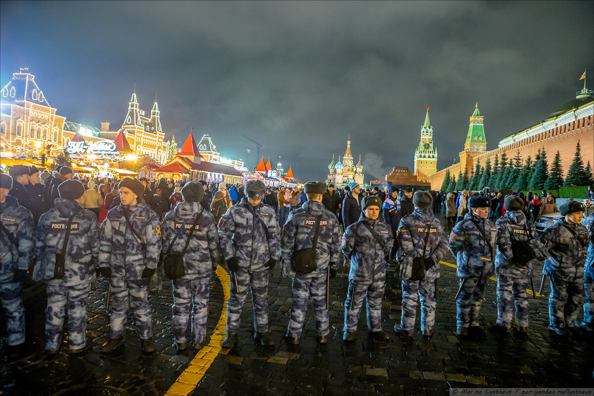 Много встречали. Москва красная площадь Новогодняя поле чудес.