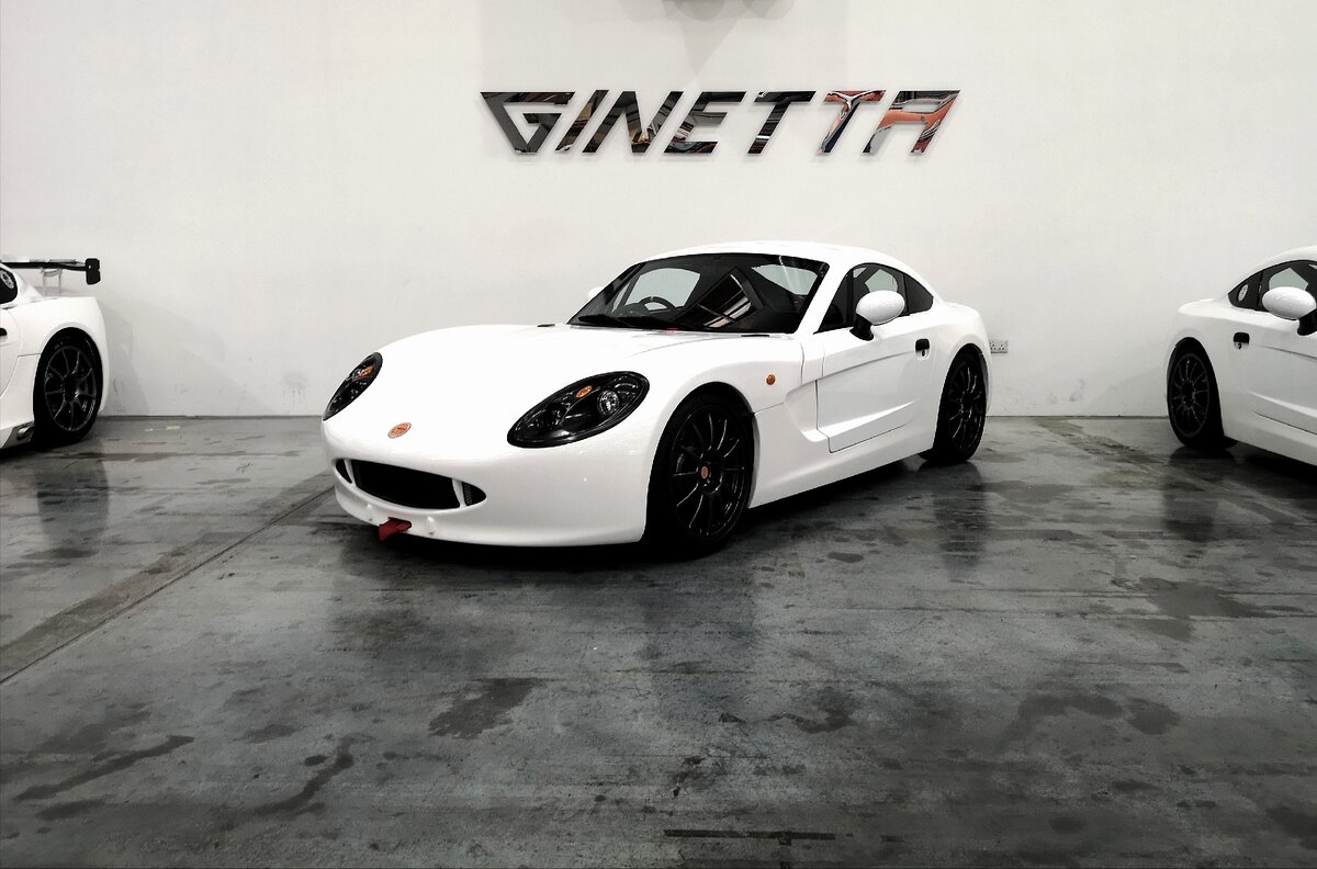 Ginetta g40 Рё С‡РµР»РѕРІРµРє