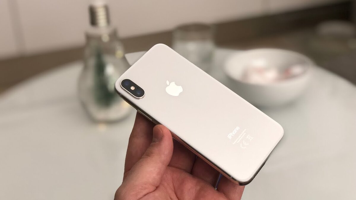 Iphone x(10) - первый носитель системы Face ID.