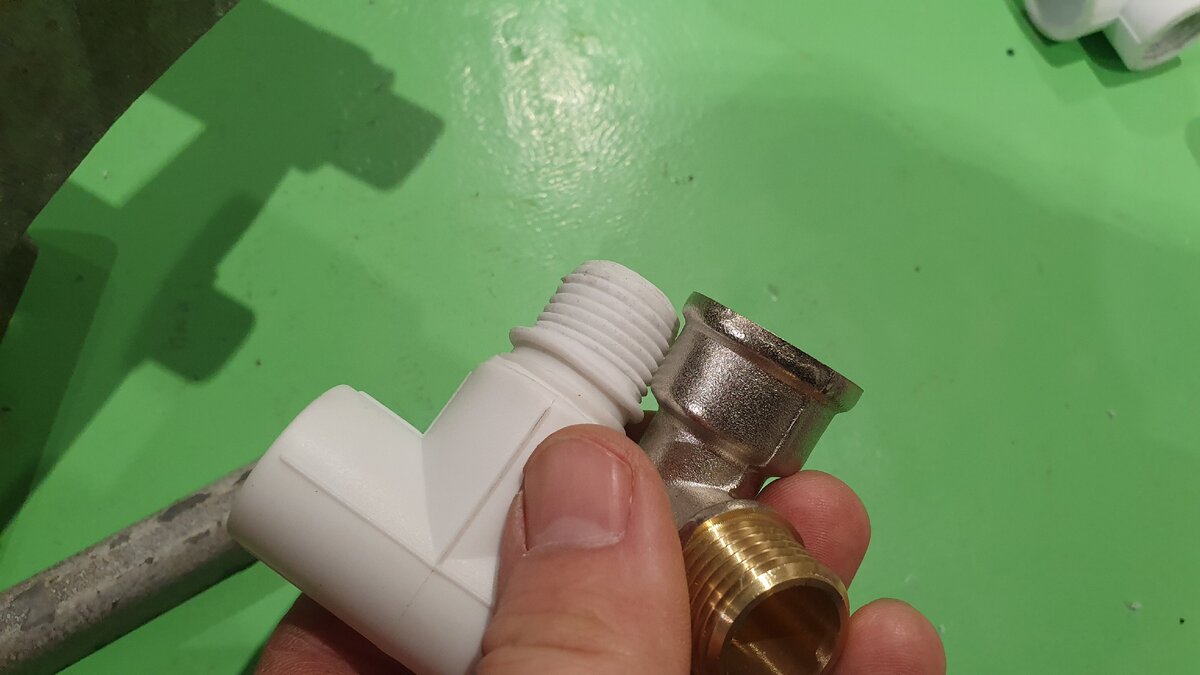 сделать резьбу на полипропиленовой трубе. разъёмное соединение полипропиленовых труб 325. нарезать резьбу на полипропиленовой трубе. нарезка резьбы на пластиковых трубах. сделать резьбу на полипропиленовой трубе.