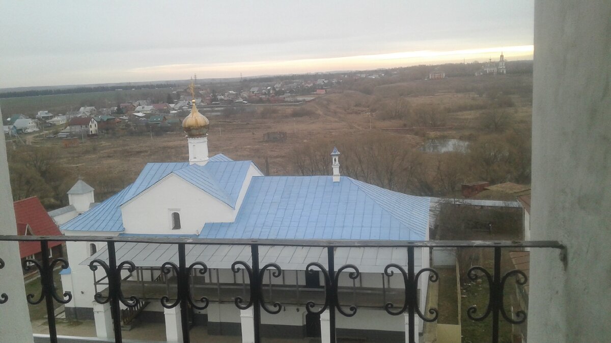 фото автора. Вид на внутренний двор и Михали.