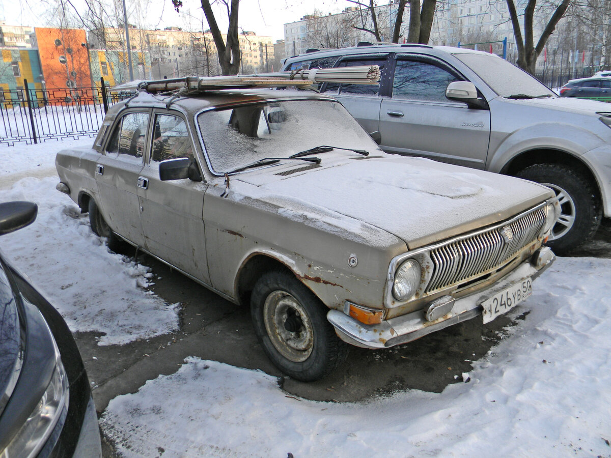 Старый утиль автомобиль