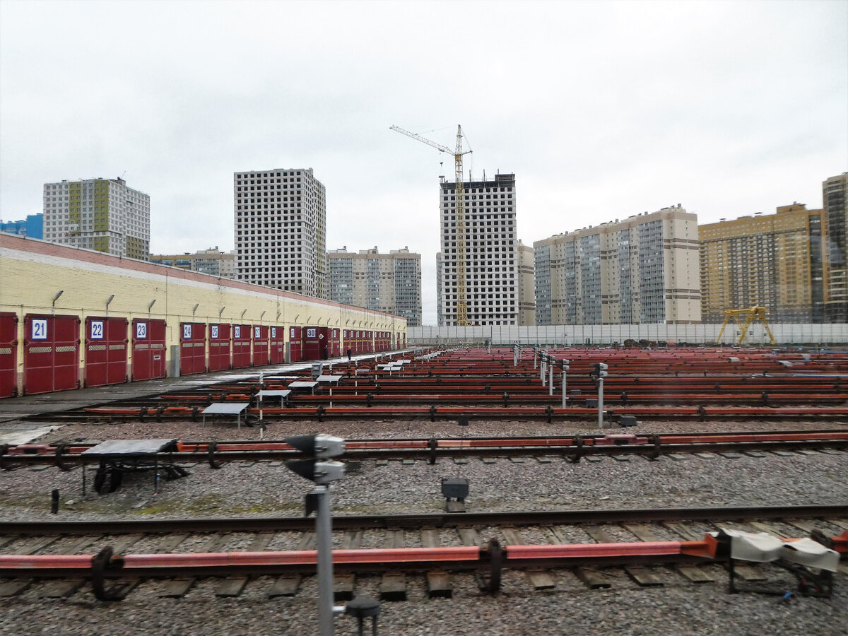 Депо спб. Электродепо Выборгское Петербургского метрополитена. Депо Выборгское метрополитен СПБ. Электродепо Невское Петербургского метрополитена. Депо метро СПБ.