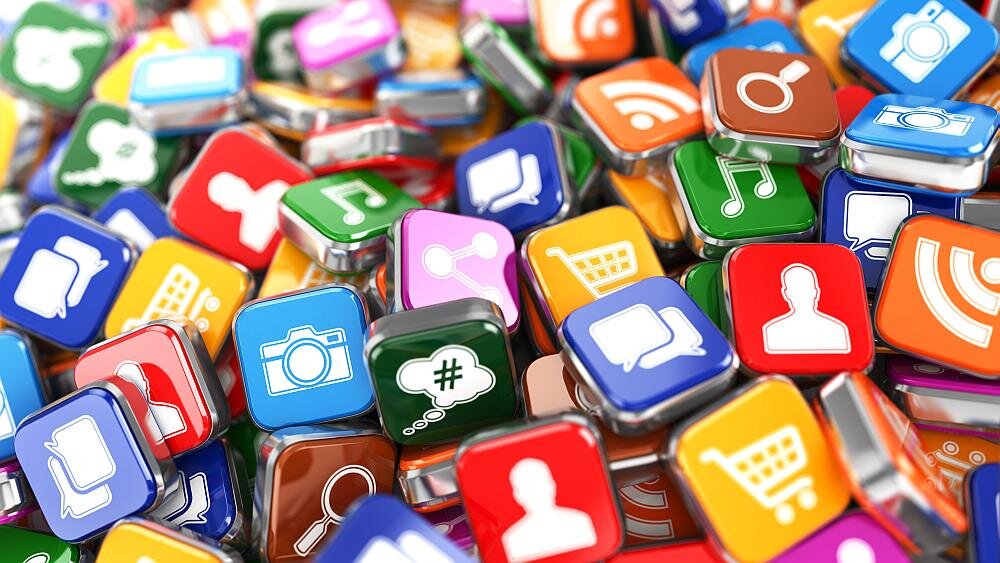 Обзор приложений. Рассказываю про лучшие приложения для тебя и твоего смартфона. Выбираю полезные и недорогие сервисы, призванные помочь тебе в жизни. Они могут справиться с каким-нибудь небольшим делом. Некоторые из них останутся с тобой надолго, другие покинут тебя, когда ты найдешь что-нибудь лучше. Но все они на какой-то момент твоей жизни будут тебе нужны.