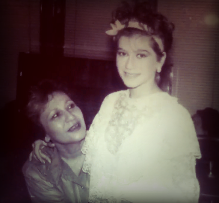 Наргиз Закирова со своей мамой