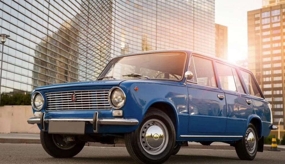 Жигули 2. ВАЗ-2102 «Жигули». ВАЗ 2102 универсал. Lada 2102. ВАЗ 2101 И ВАЗ 2102.