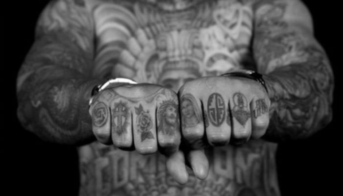Какие татуировки в тюрьме делают принудительно