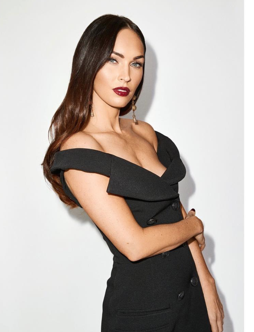 Лицо отфотошоплено. https://www.instagram.com/meganfox/