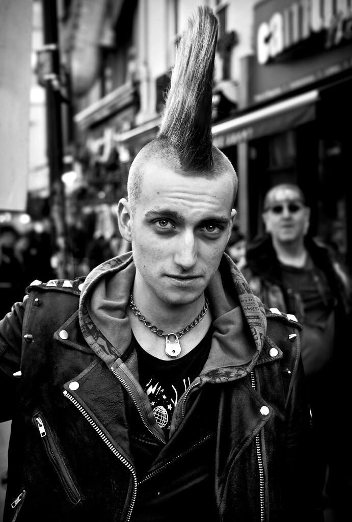 "Поганая молодежь"