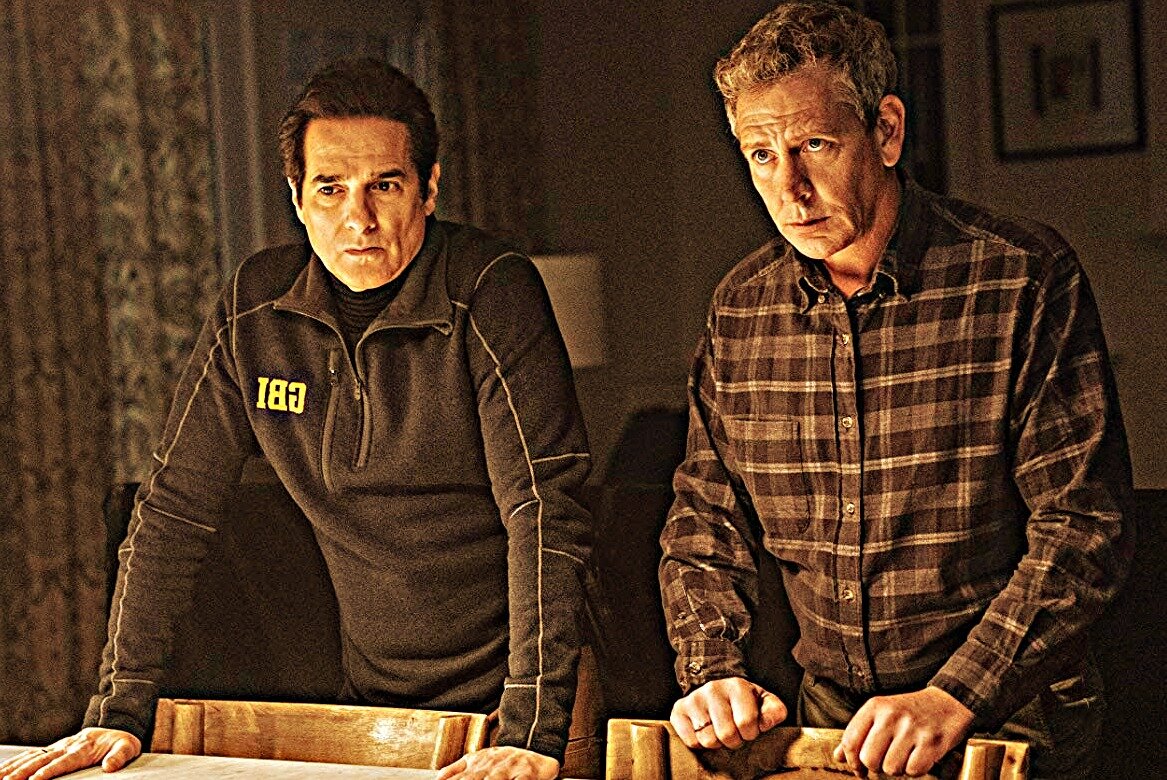 Кадр из сериала "Чужак"