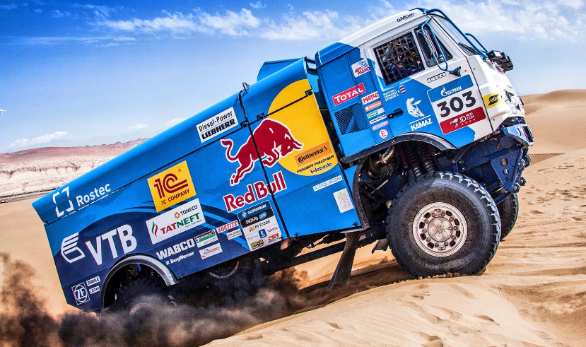 Спортивный автомобиль KAMAZ участвующий в международных гонках