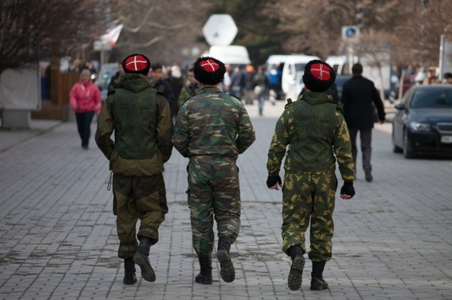 Антипка фоткает, проказник!