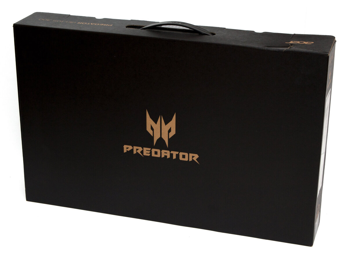 Acer Predator Helios 300 в упаковке.