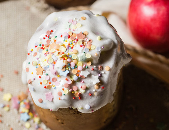 Кулич без дрожжей с яблоками в карамели