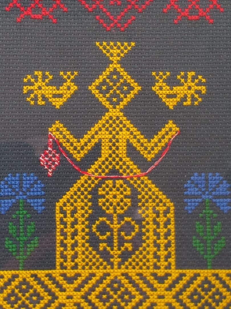 Вот она вышивка- оберег Макошь крупным планом