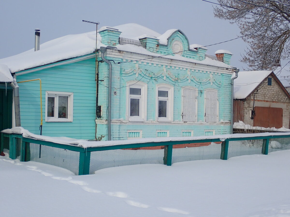 Двускатные или четырёхскатные крыши сельских и деревенских домов. В чем  смысл??? | Андрей Меркунов | Дзен